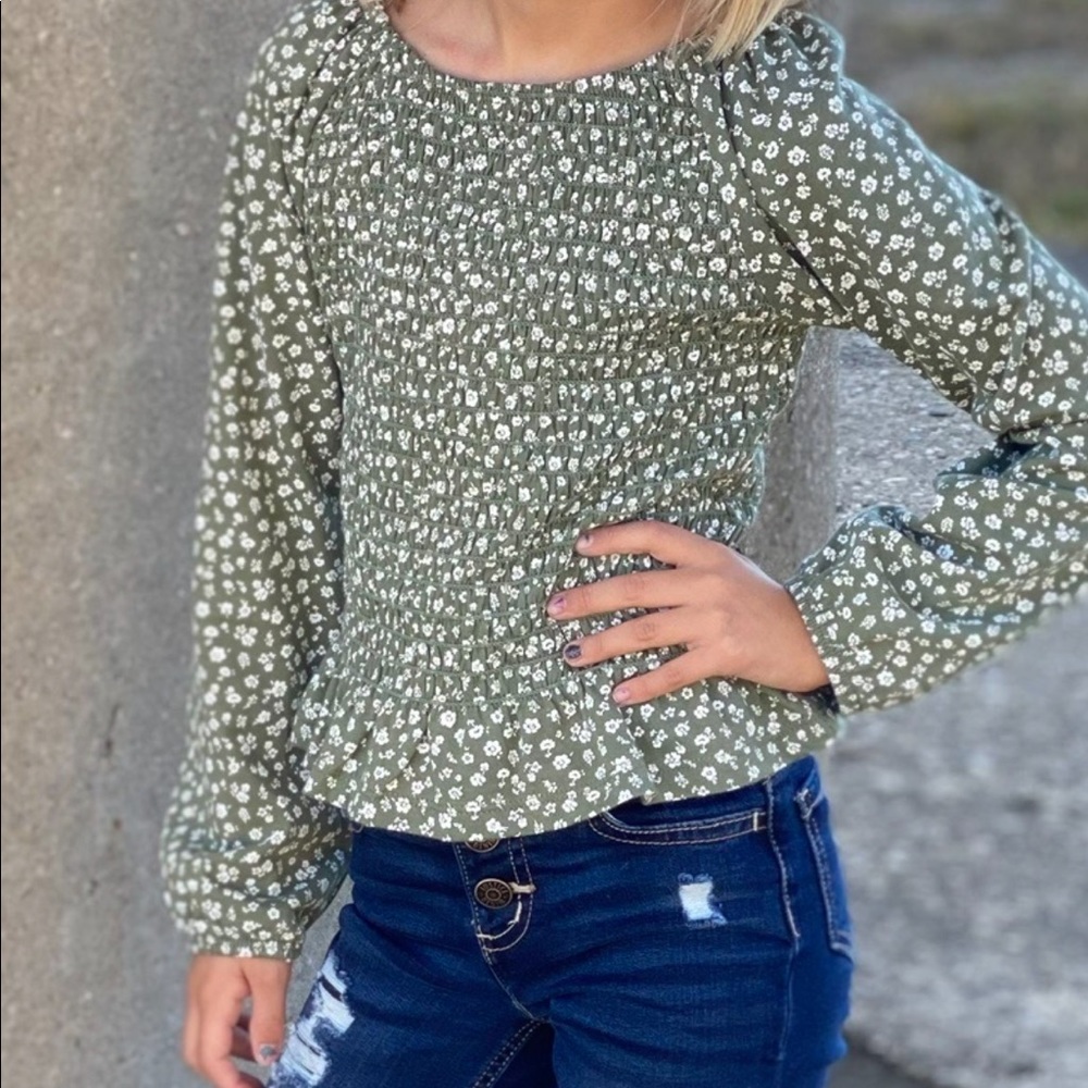 Old Navy Top small size 6-7